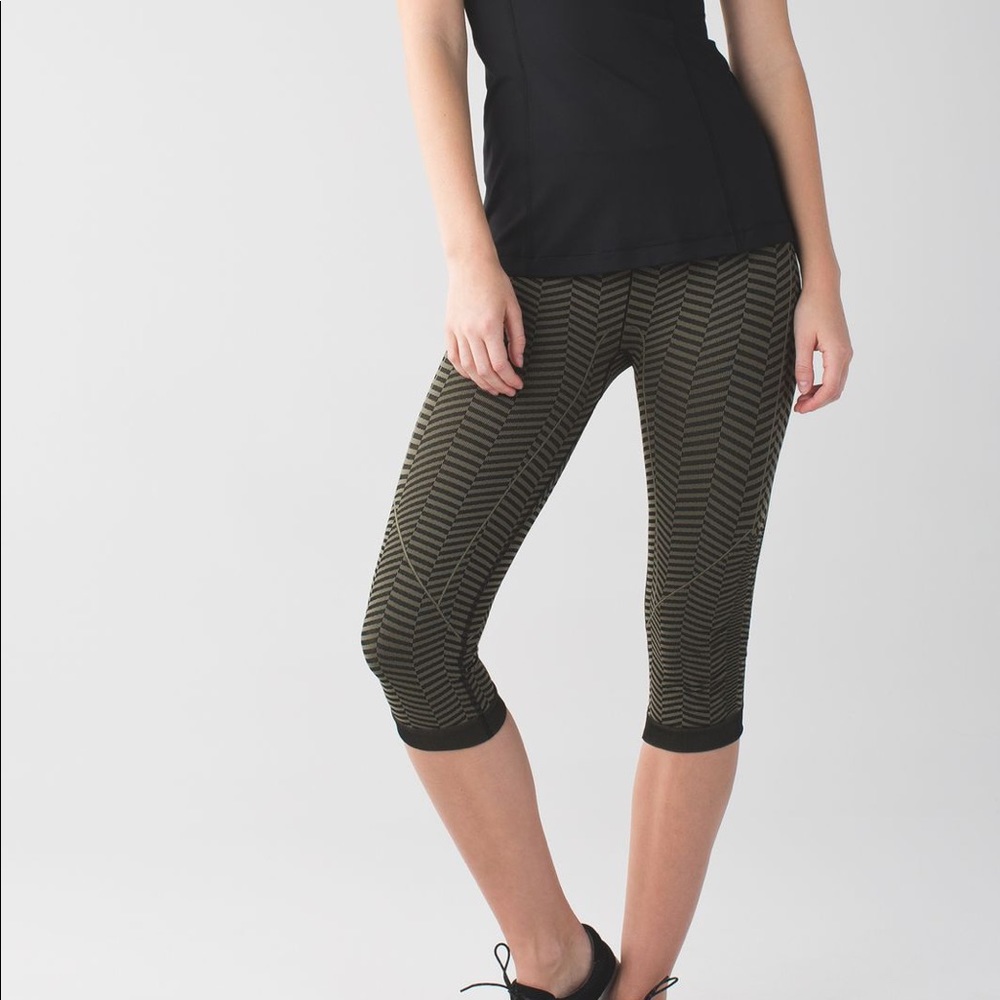 Lululemon in the flow crop II leggings
